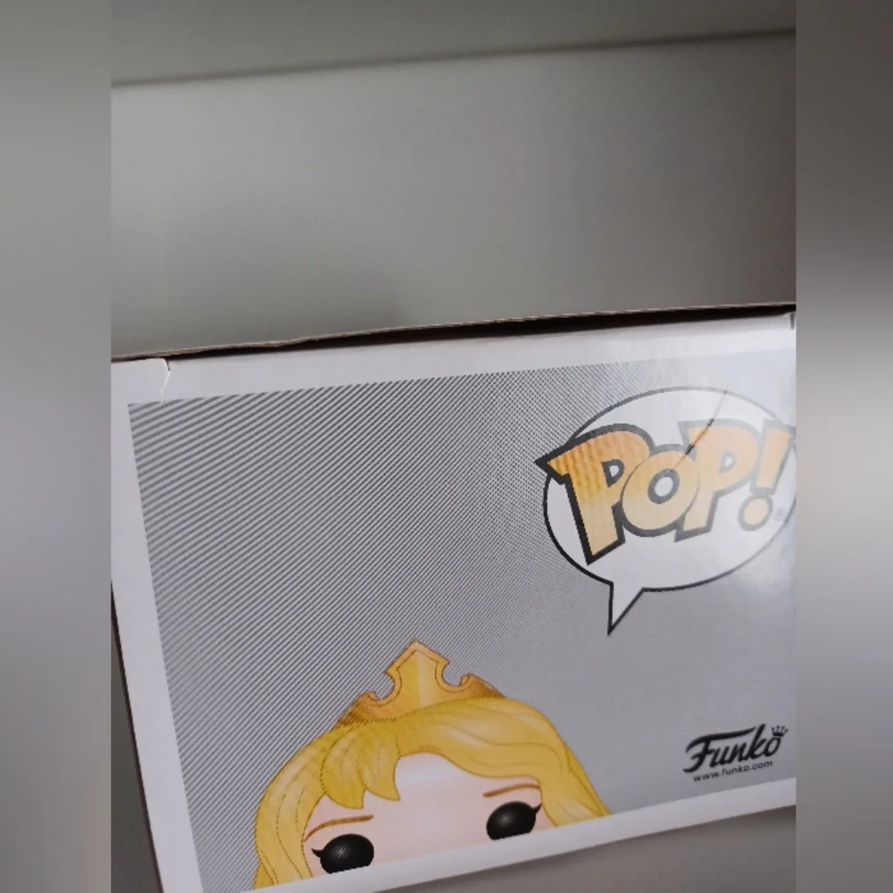 Disney Princess‎ Aurora Sleeping Beauty 325 Vinyl Figure Funko Pop Collection